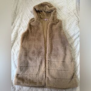 Cozy Tan Faux Fur Crave Fame Hooded Vest | Sleeveless Teddy Layer